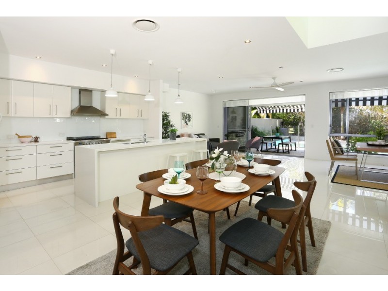 5023B Riverwood grove, Benowa QLD 4217