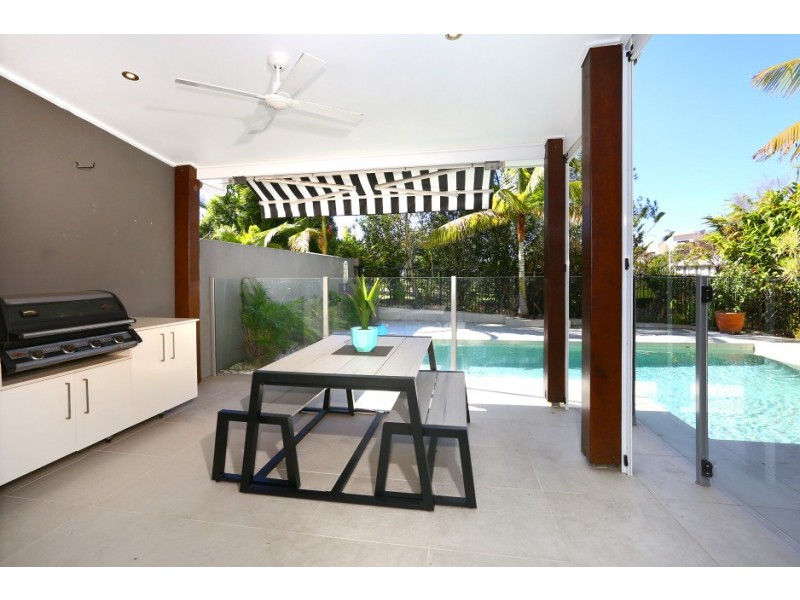 5023B Riverwood grove, Benowa QLD 4217