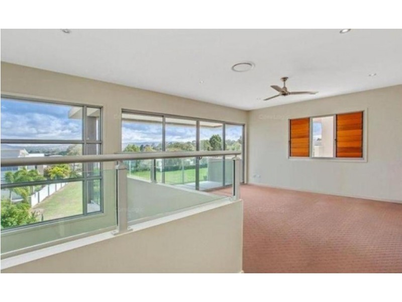 8007a Vista Drive, Benowa QLD 4217