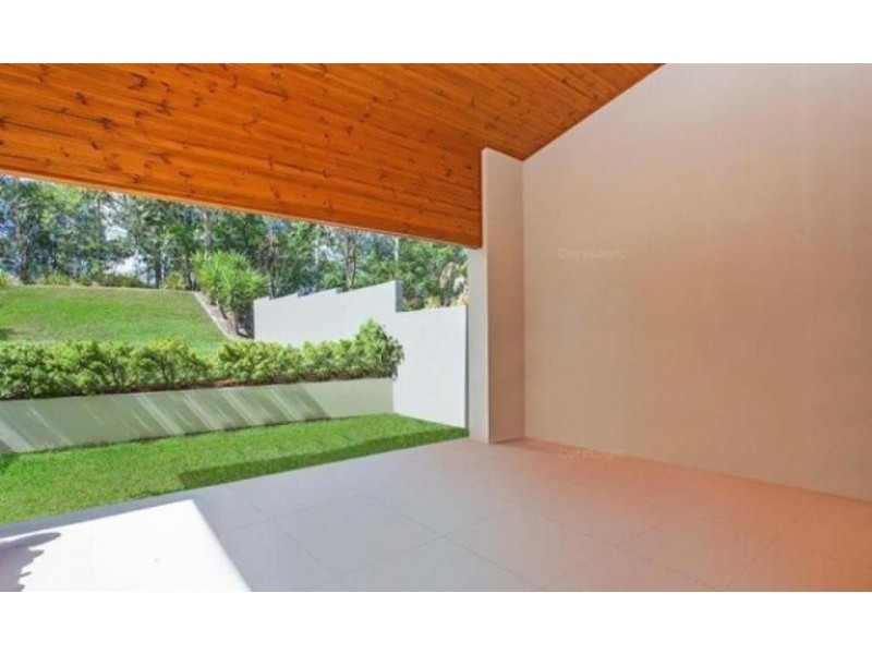 8007a Vista Drive, Benowa QLD 4217