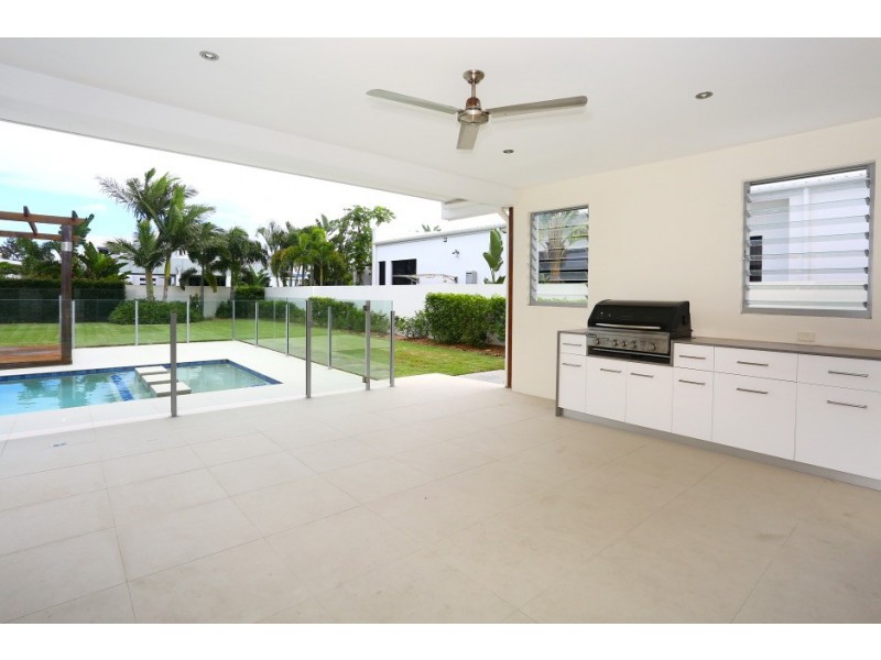 9003 Northview Parade, Benowa QLD 4217