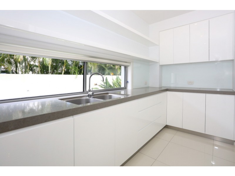 9003 Northview Parade, Benowa QLD 4217