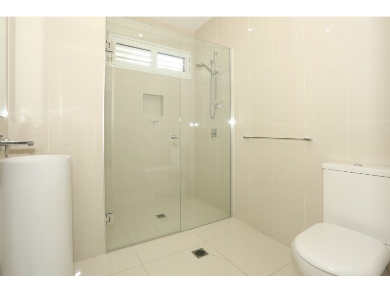 9003 Northview Parade, Benowa QLD 4217