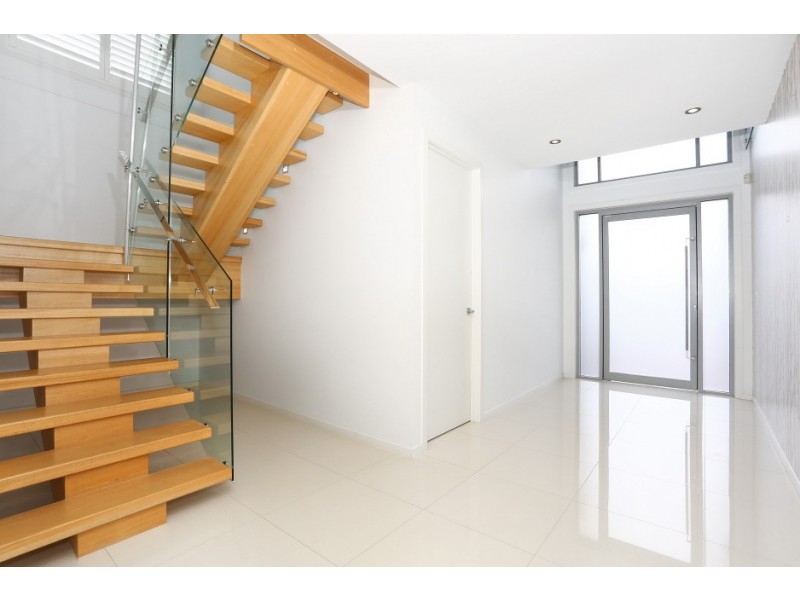 9003 Northview Parade, Benowa QLD 4217