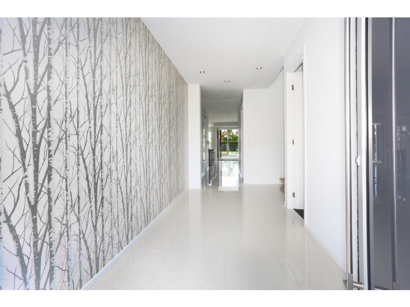 9003 Northview Parade, Benowa QLD 4217