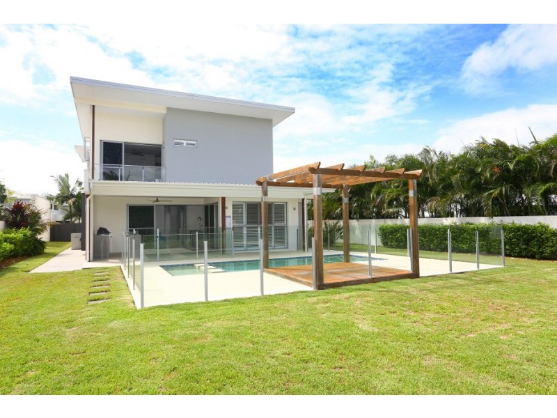 9003 Northview Parade, Benowa QLD 4217