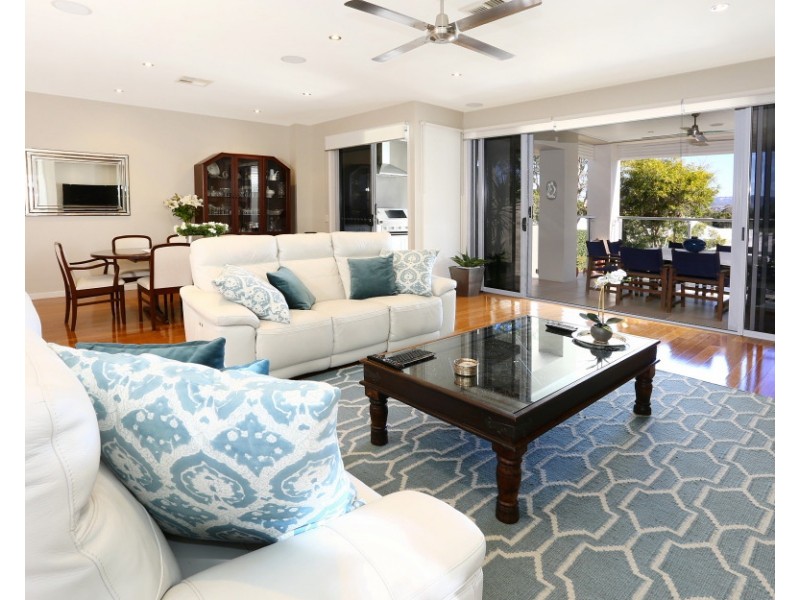 6026B Vista Drive, Benowa QLD 4217