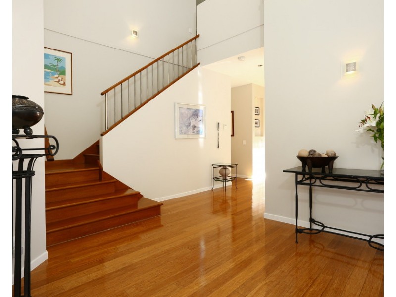 6026B Vista Drive, Benowa QLD 4217