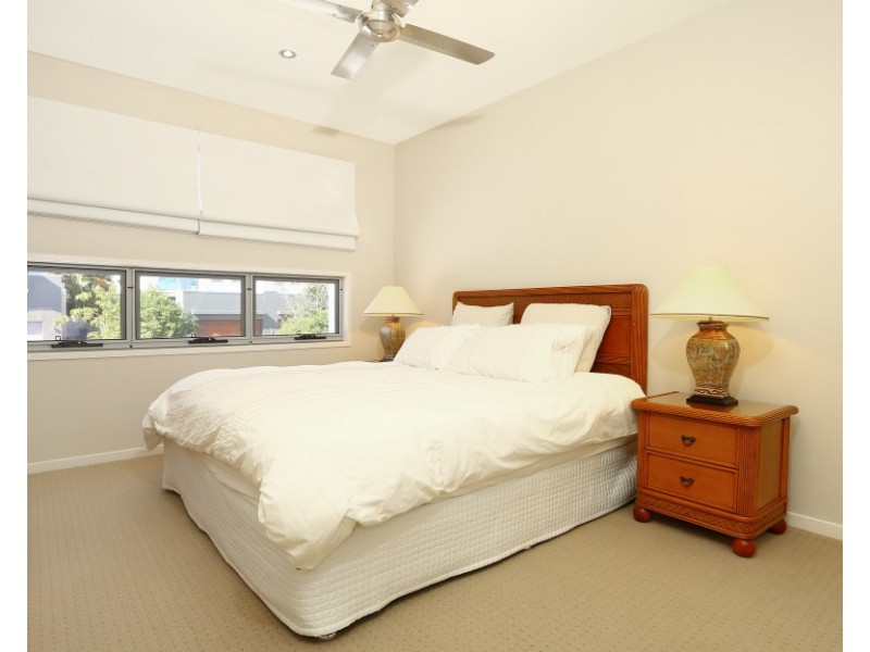 6026B Vista Drive, Benowa QLD 4217