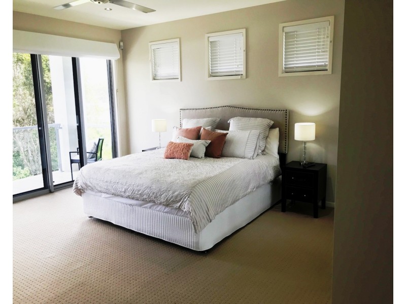 6026B Vista Drive, Benowa QLD 4217