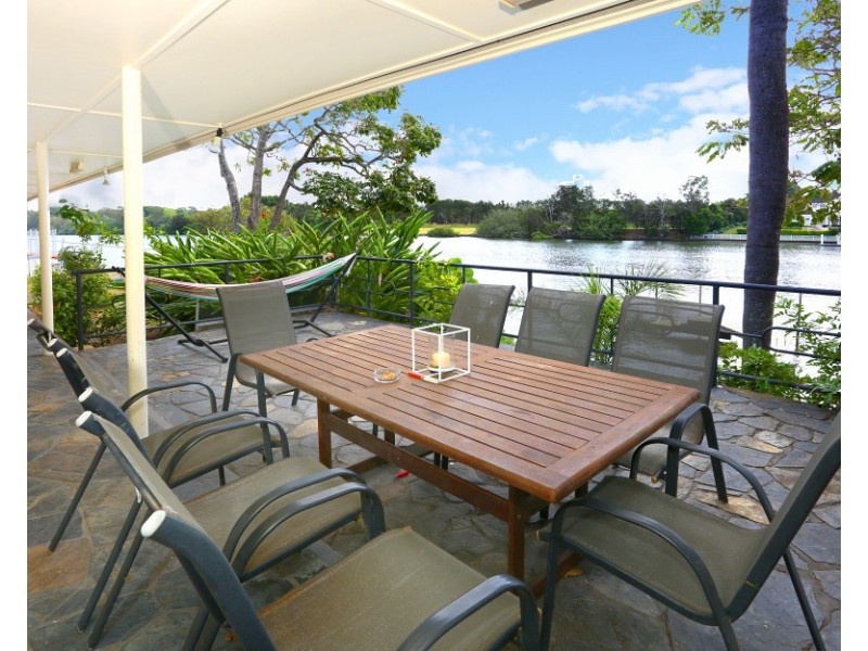 652 Nerang Broadbeach Road, Carrara QLD 4211