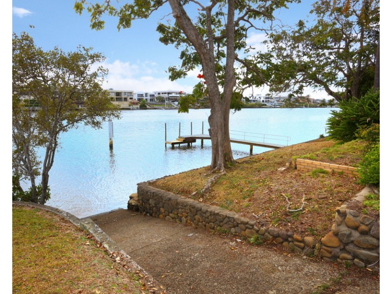 652 Nerang Broadbeach Road, Carrara QLD 4211