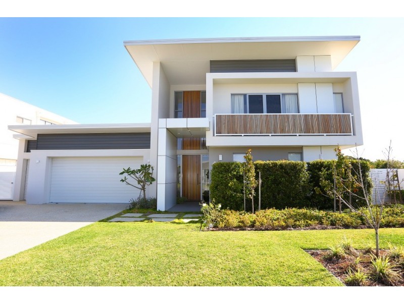 4005 The Boulevarde, Benowa QLD 4217