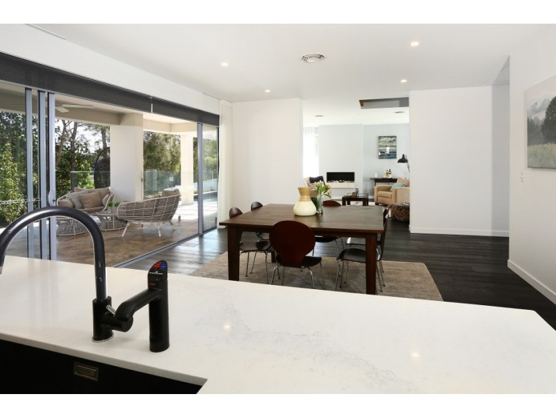 4005 The Boulevarde, Benowa QLD 4217