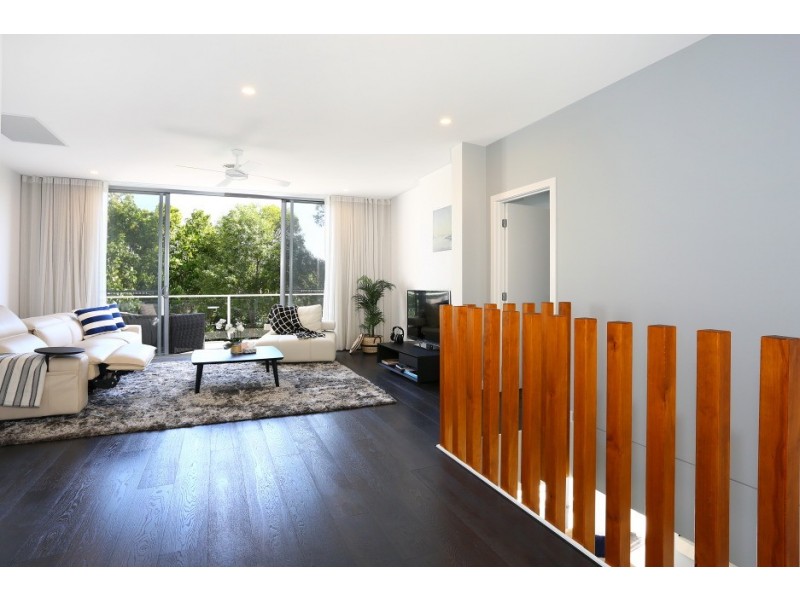 4005 The Boulevarde, Benowa QLD 4217