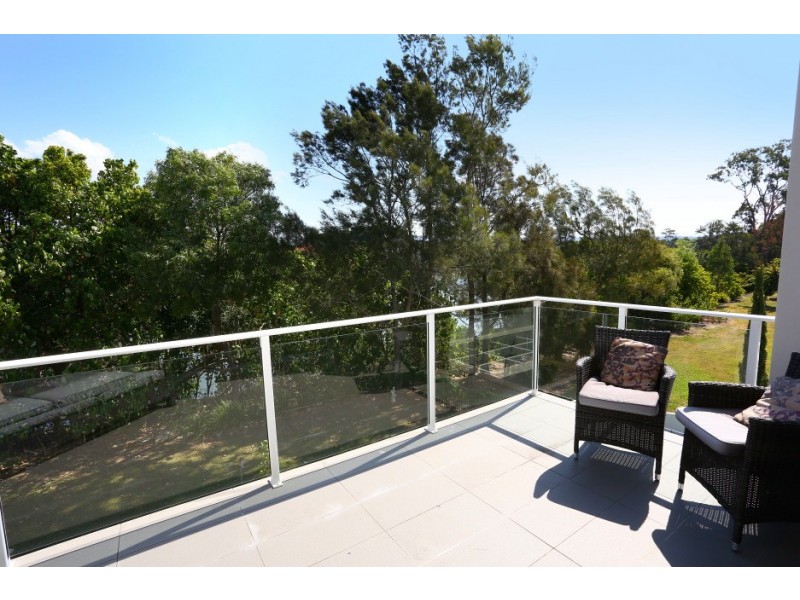 4005 The Boulevarde, Benowa QLD 4217