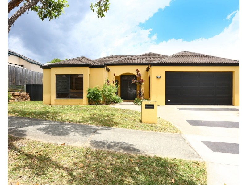 27 HILLRIDGE CRESCENT, Varsity Lakes QLD 4227