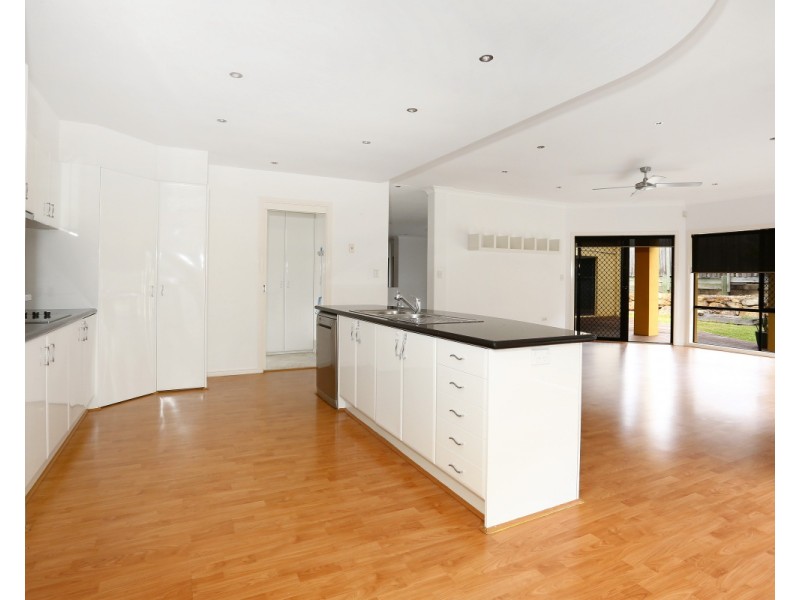 27 HILLRIDGE CRESCENT, Varsity Lakes QLD 4227