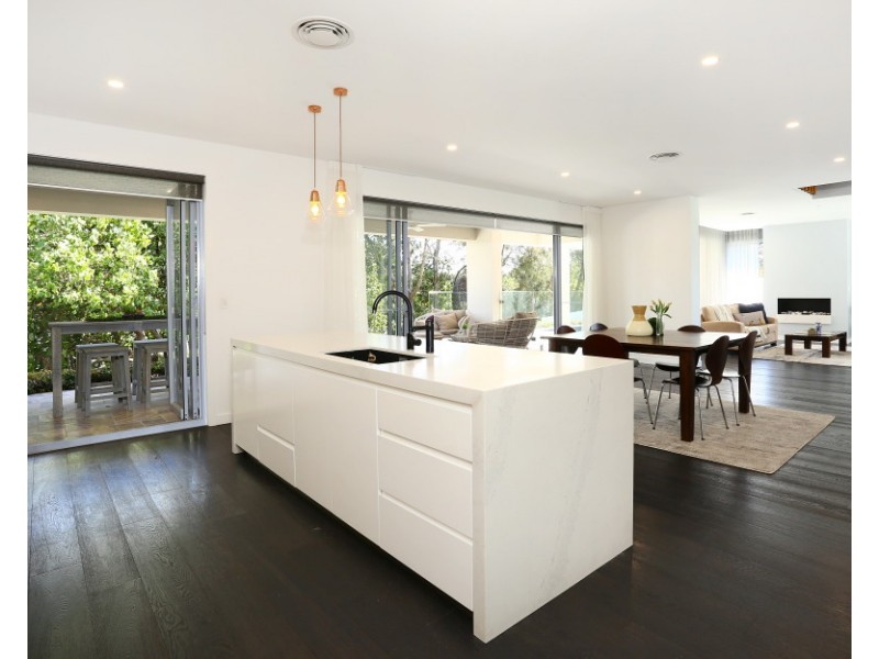 4005 THE BOULEVARDE, Benowa QLD 4217