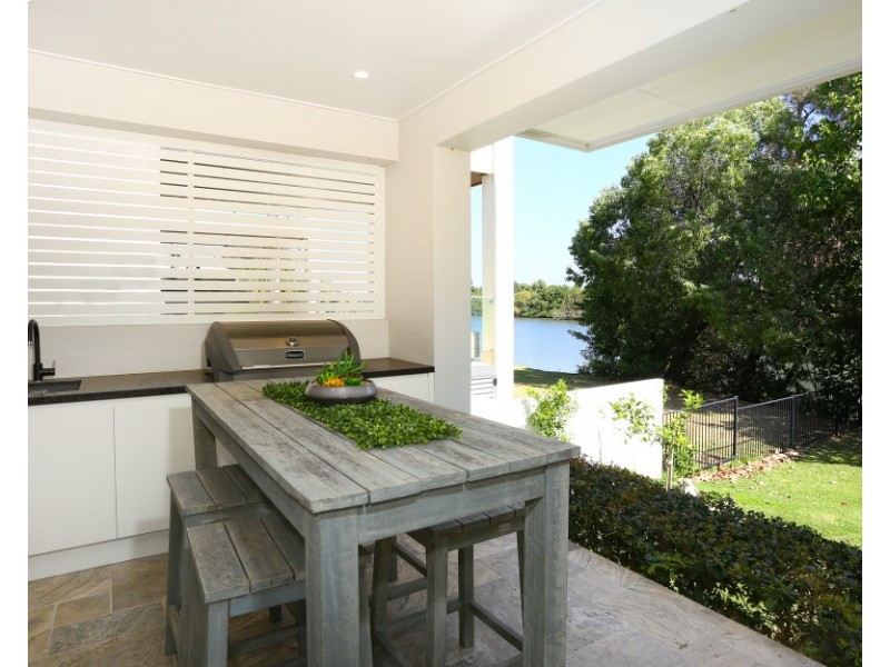 4005 THE BOULEVARDE, Benowa QLD 4217