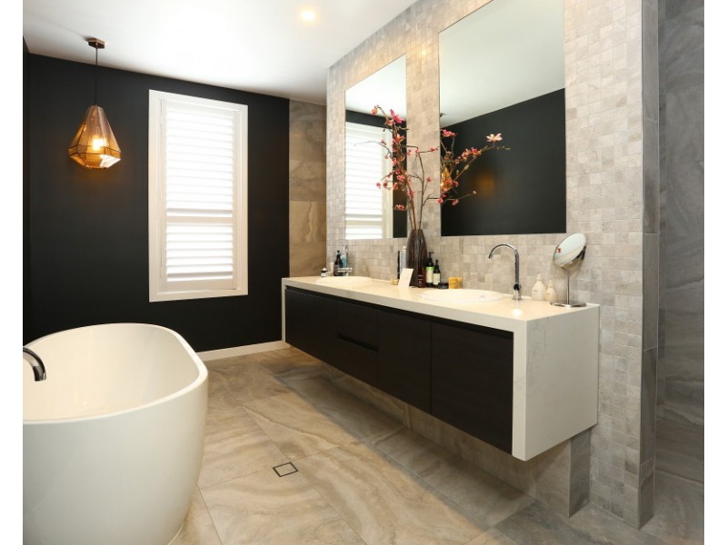 4005 THE BOULEVARDE, Benowa QLD 4217