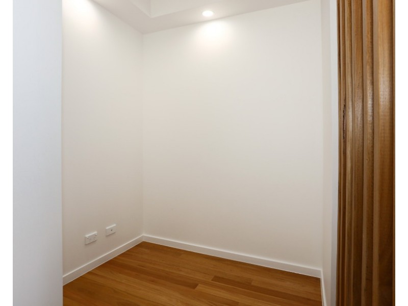 1/120 SLATYER AVENUE, Bundall QLD 4217