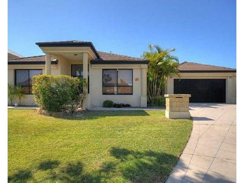 24 BLUE RIDGE CRESCENT, Varsity Lakes QLD 4227