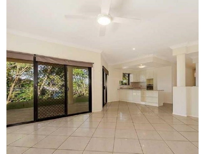 24 BLUE RIDGE CRESCENT, Varsity Lakes QLD 4227