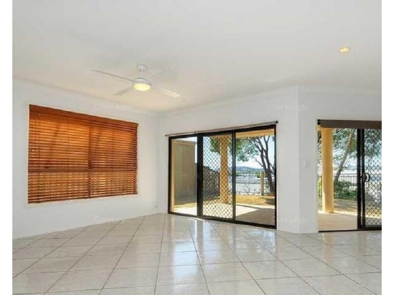 24 BLUE RIDGE CRESCENT, Varsity Lakes QLD 4227