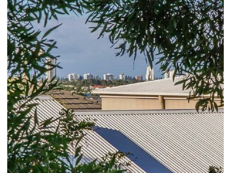 24 BLUE RIDGE CRESCENT, Varsity Lakes QLD 4227