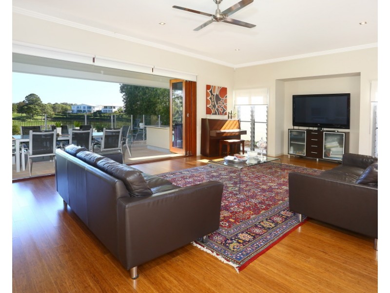 1024 LAKEVIEW TERRACE, Benowa QLD 4217