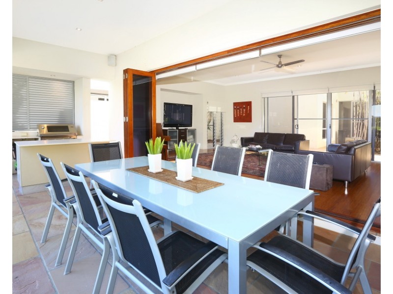 1024 LAKEVIEW TERRACE, Benowa QLD 4217