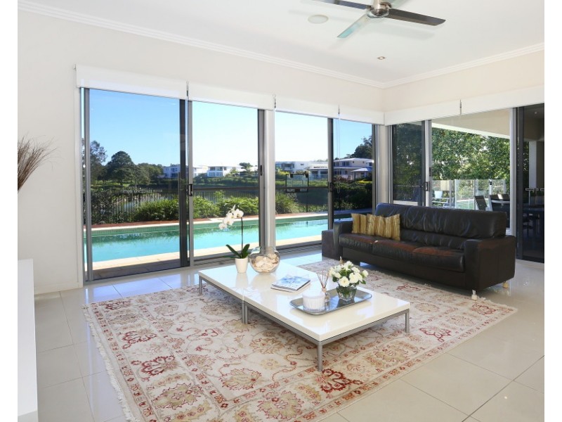 1024 LAKEVIEW TERRACE, Benowa QLD 4217