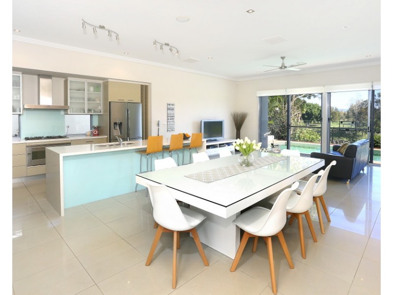 1024 LAKEVIEW TERRACE, Benowa QLD 4217