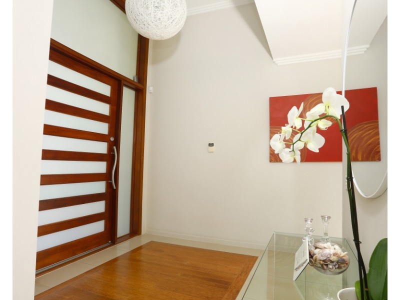 1024 LAKEVIEW TERRACE, Benowa QLD 4217
