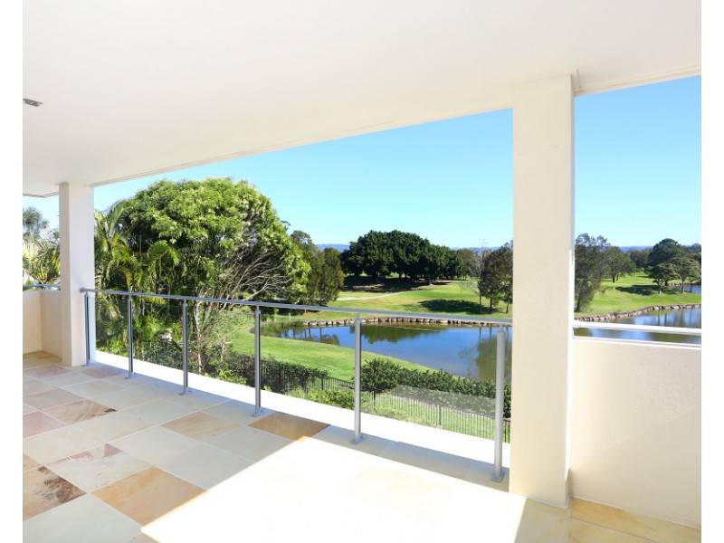 1024 LAKEVIEW TERRACE, Benowa QLD 4217
