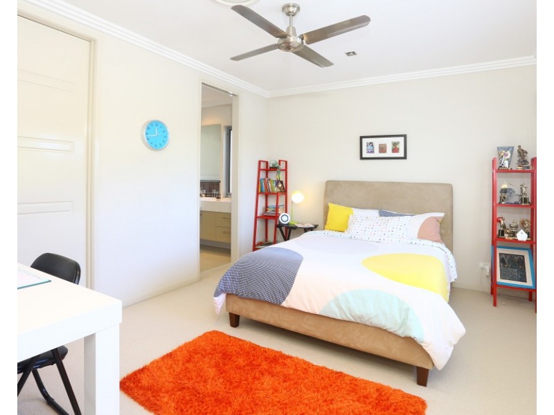 1024 LAKEVIEW TERRACE, Benowa QLD 4217