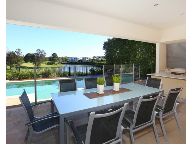 1024 LAKEVIEW TERRACE, Benowa QLD 4217