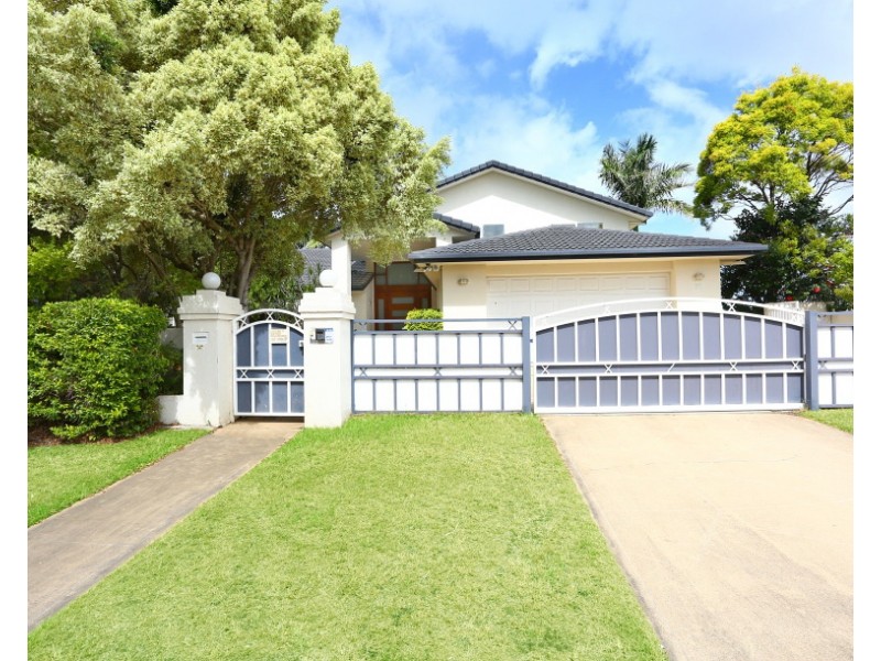 114  EDINBURGH, Benowa Waters QLD 4217