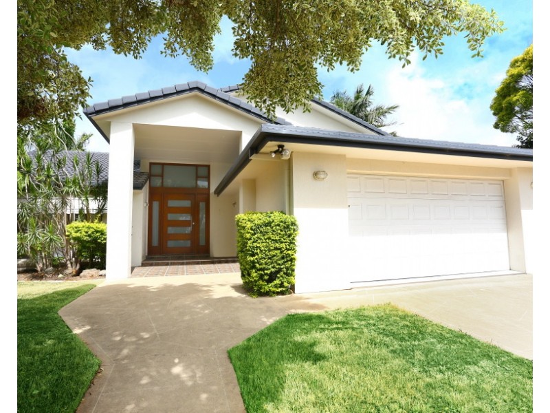 114  EDINBURGH, Benowa Waters QLD 4217