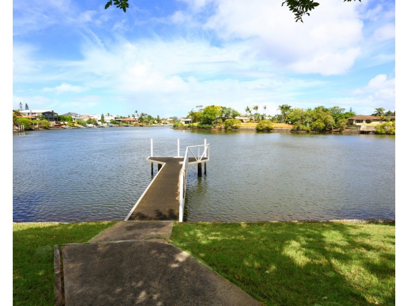 114  EDINBURGH, Benowa Waters QLD 4217