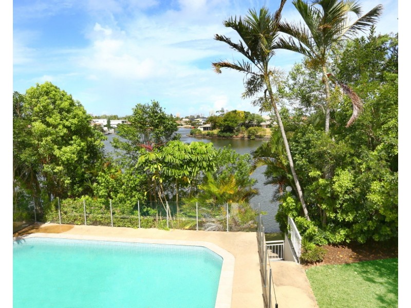 114  EDINBURGH, Benowa Waters QLD 4217