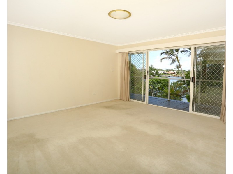 114  EDINBURGH, Benowa Waters QLD 4217