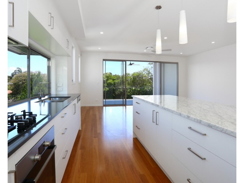 2/120 SLATYER AVENUE, Bundall QLD 4217