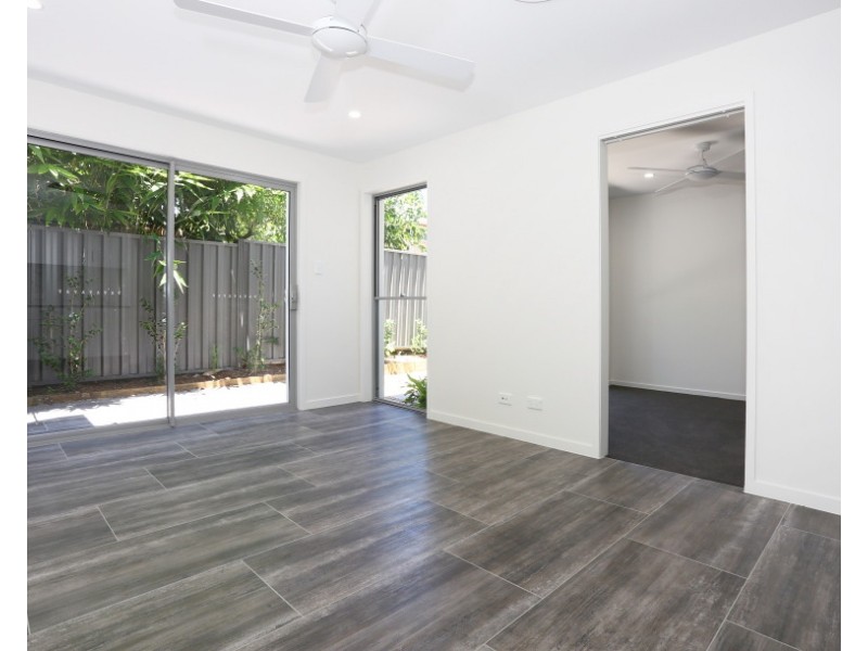 2/120 SLATYER AVENUE, Bundall QLD 4217