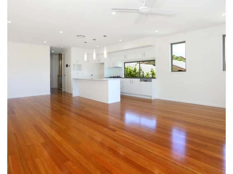 2/120 SLATYER AVENUE, Bundall QLD 4217