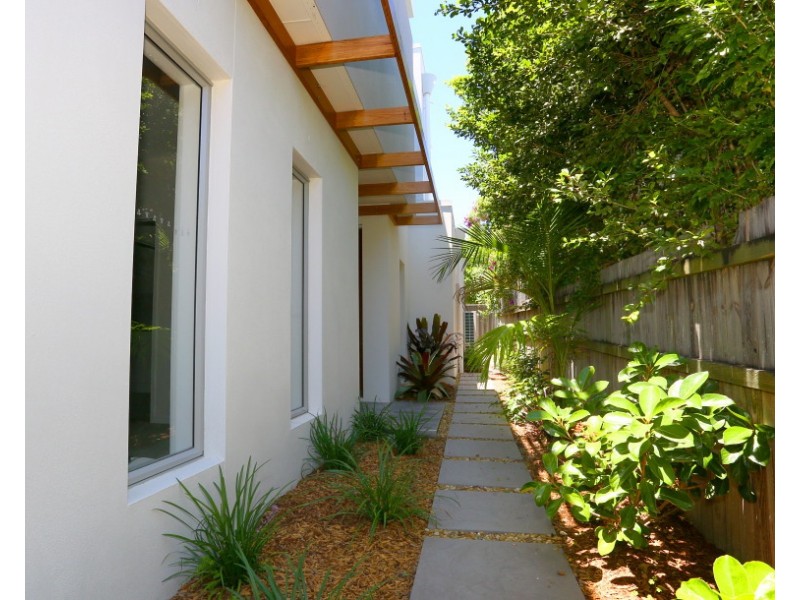 2/120 SLATYER AVENUE, Bundall QLD 4217