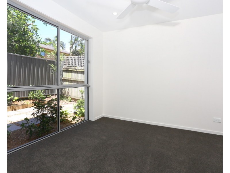 2/120 SLATYER AVENUE, Bundall QLD 4217