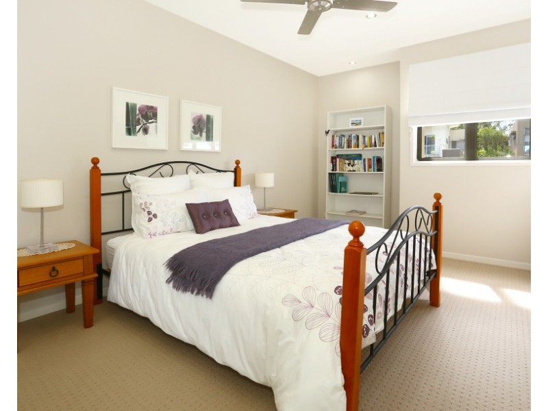 6026A Vista Drive, Benowa QLD 4217