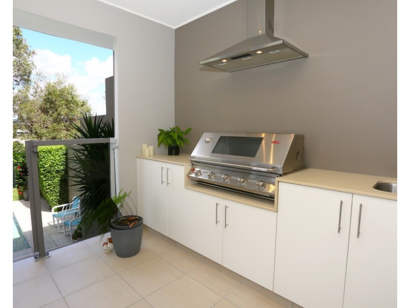 6026A Vista Drive, Benowa QLD 4217